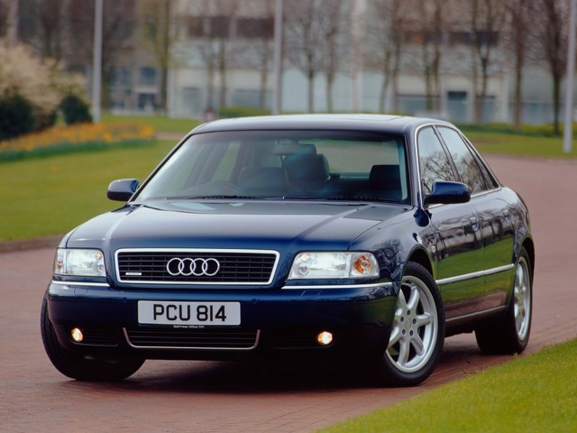 Audi A8 (D2) photo 13