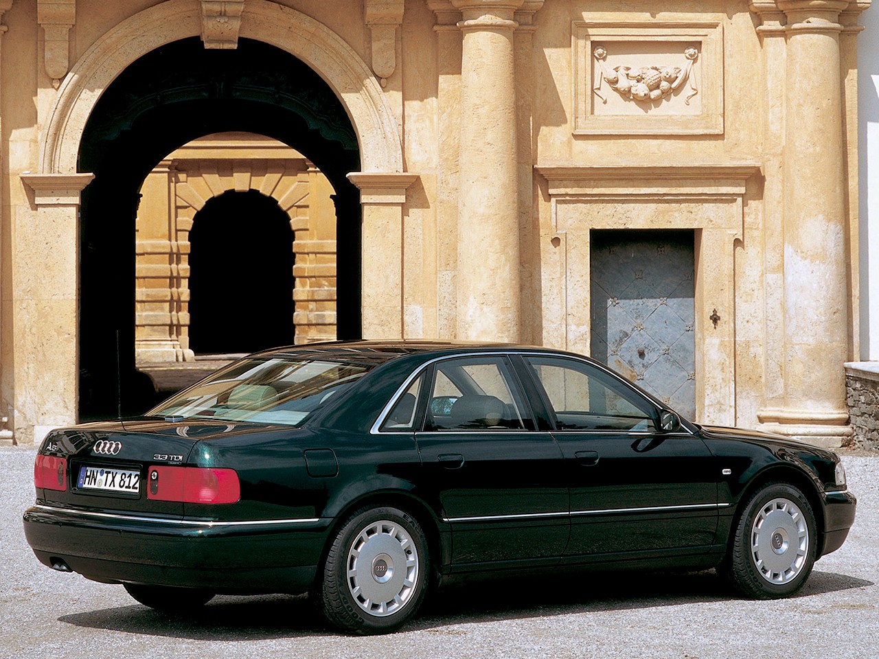 Audi A8 (D2) photo 21