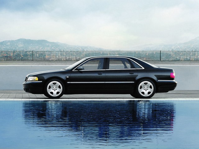 Audi A8 (D2) photo 26