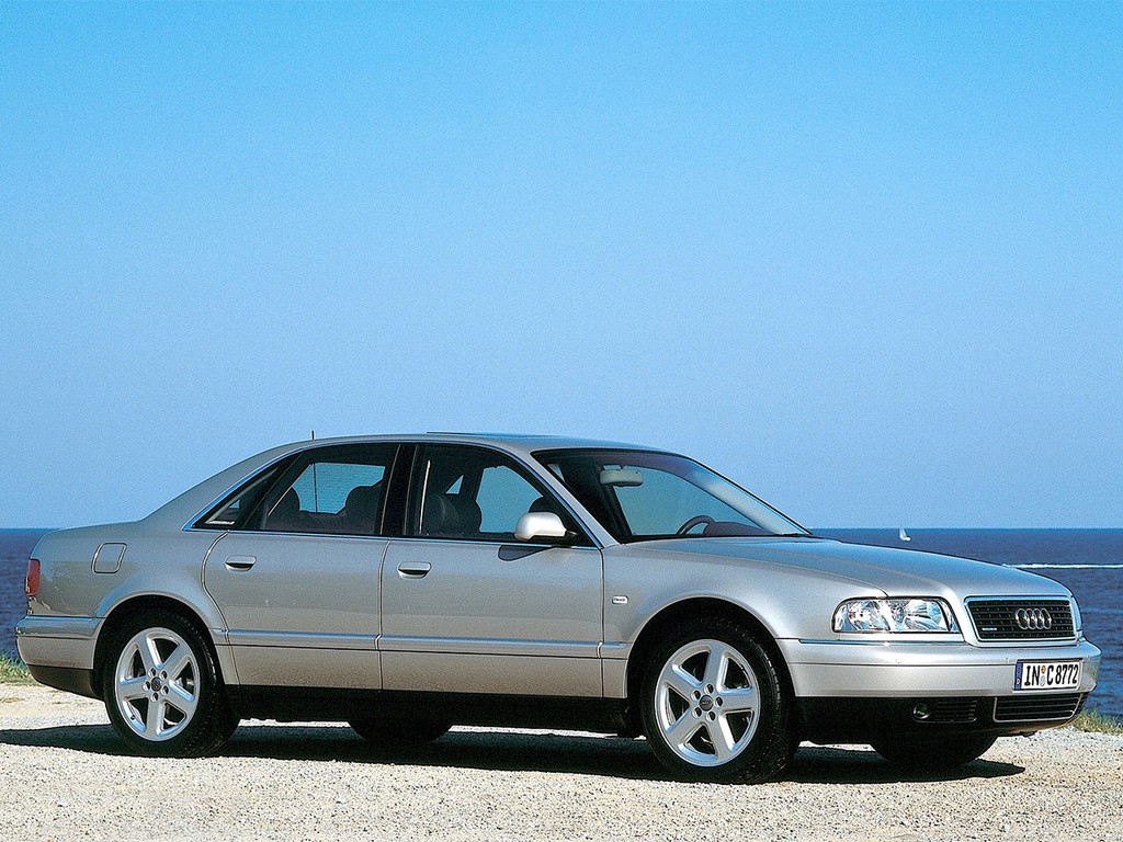 Audi A8 (D2) photo 5