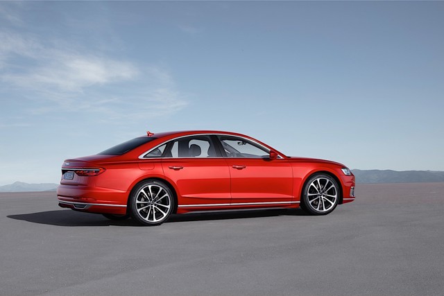 Audi A8 photo 2
