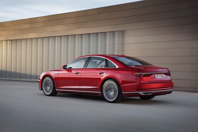 Audi A8 photo 4