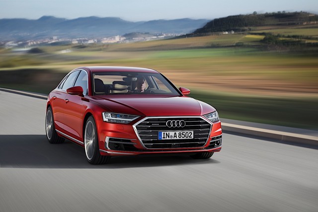 Audi A8 photo 5