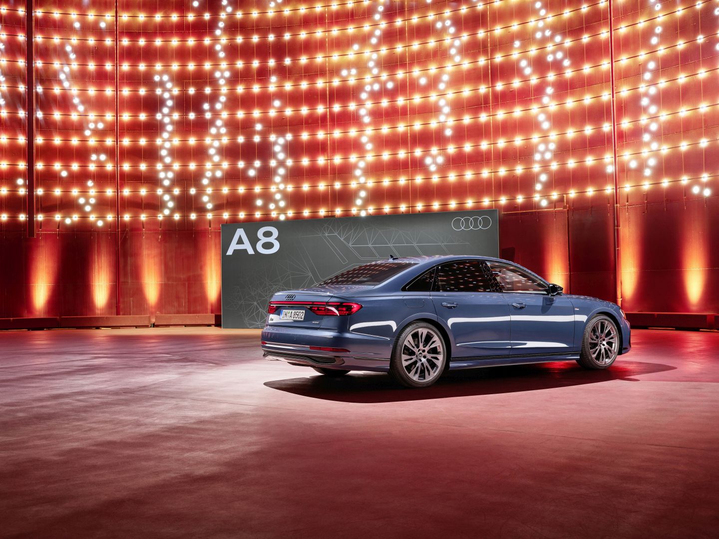 Audi A8 photo 3