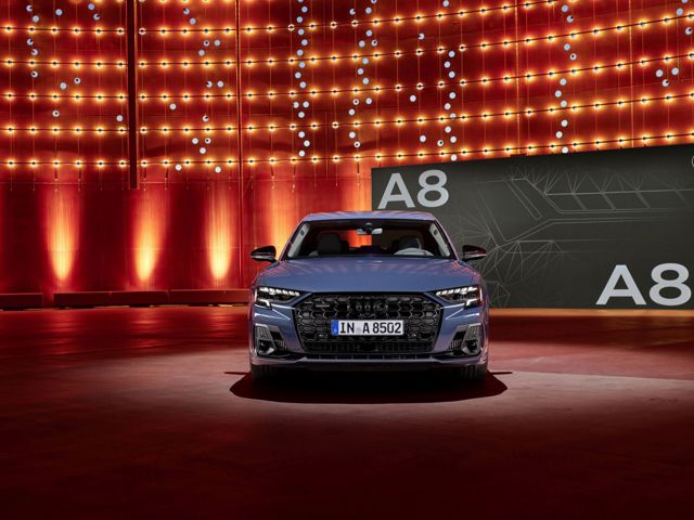 Audi A8 photo 5