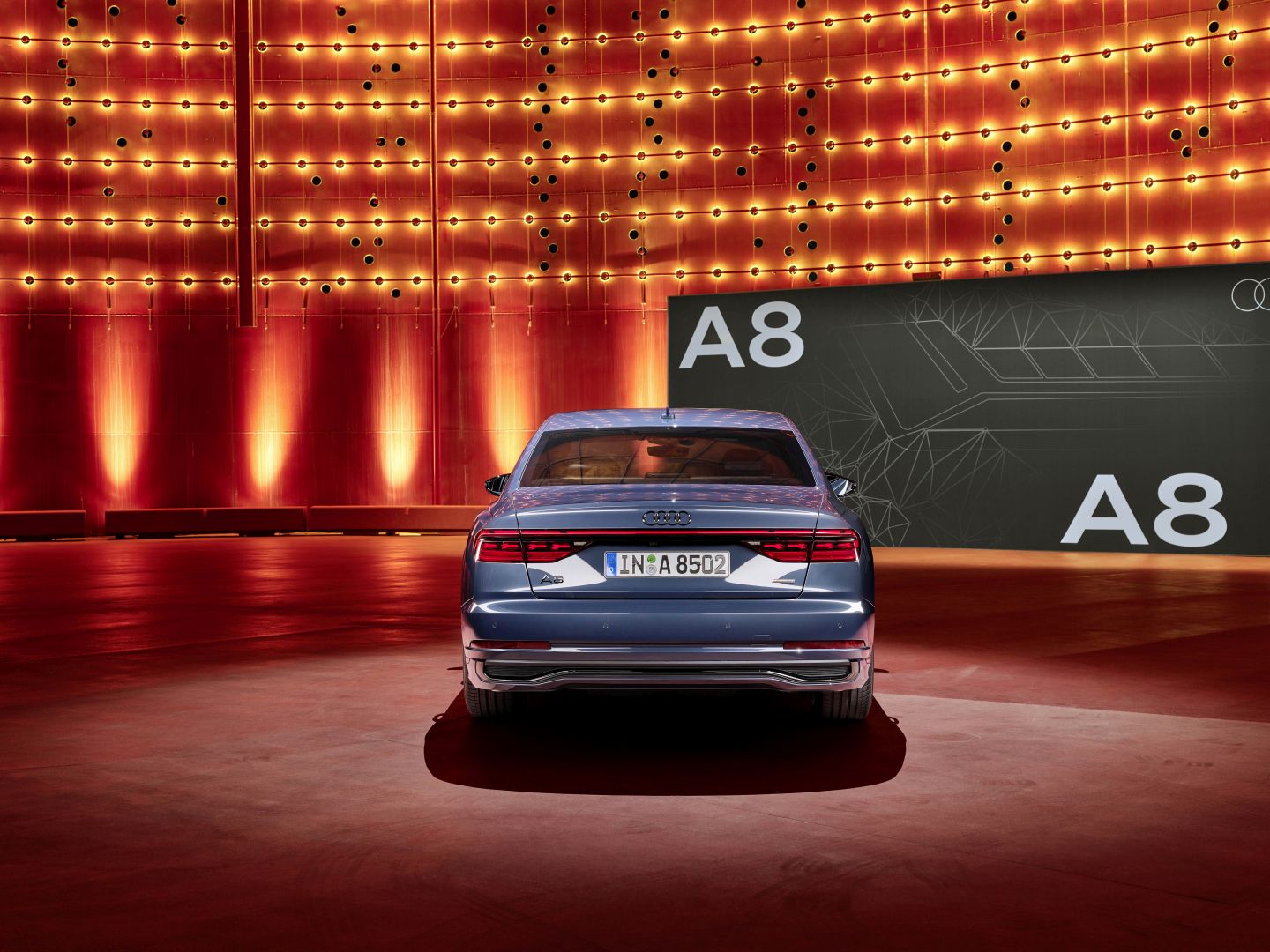 Audi A8 photo 6