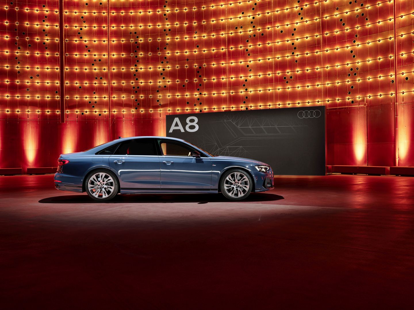 Audi A8 photo 7