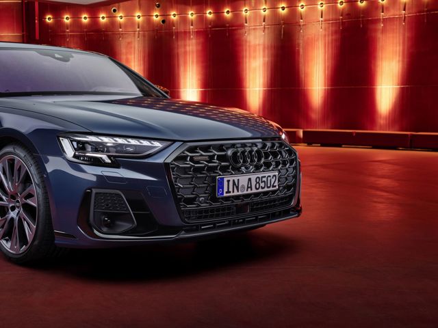 Audi A8 photo 8