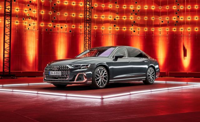 Audi A8 photo 14
