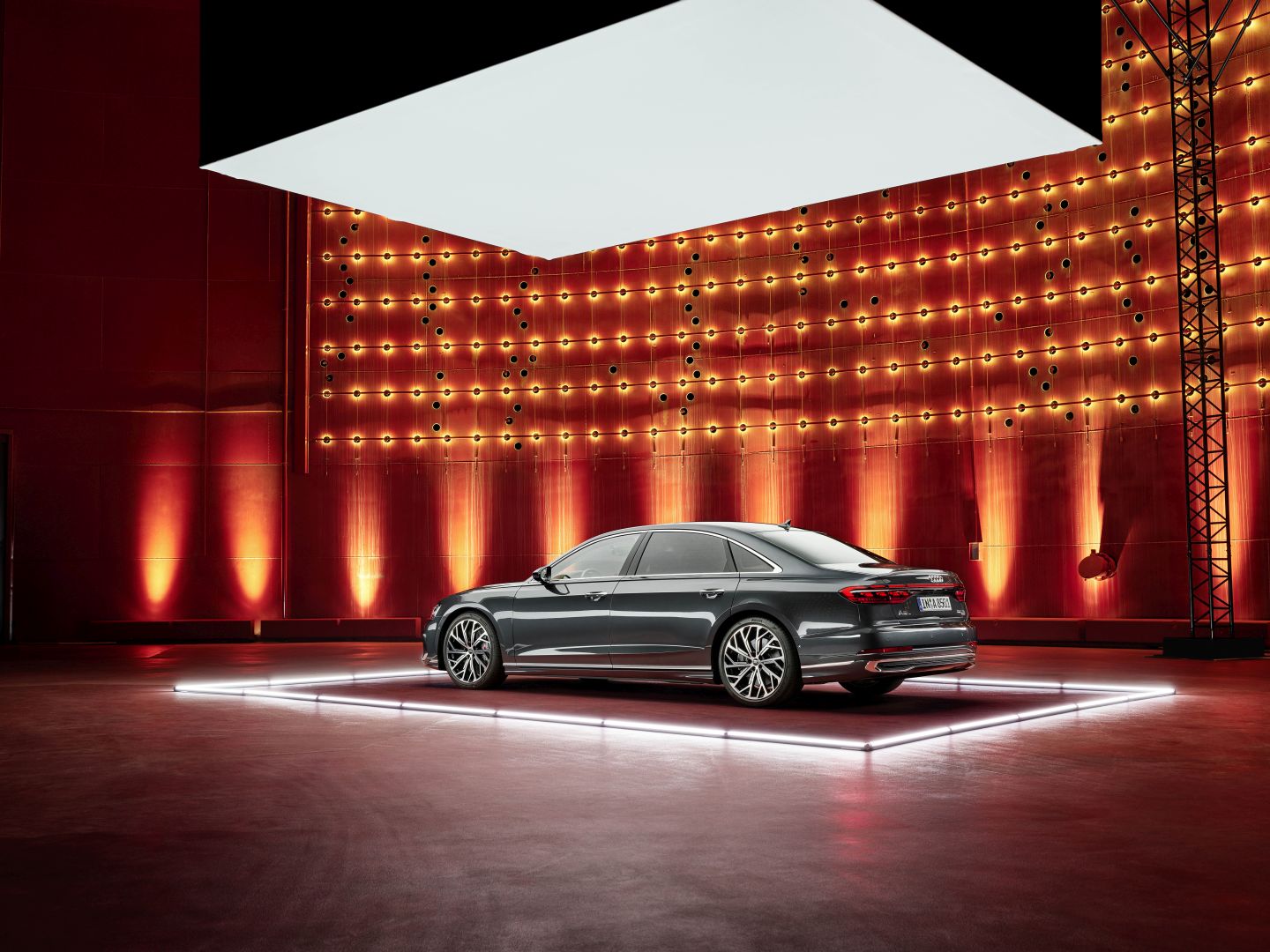 Audi A8 photo 18