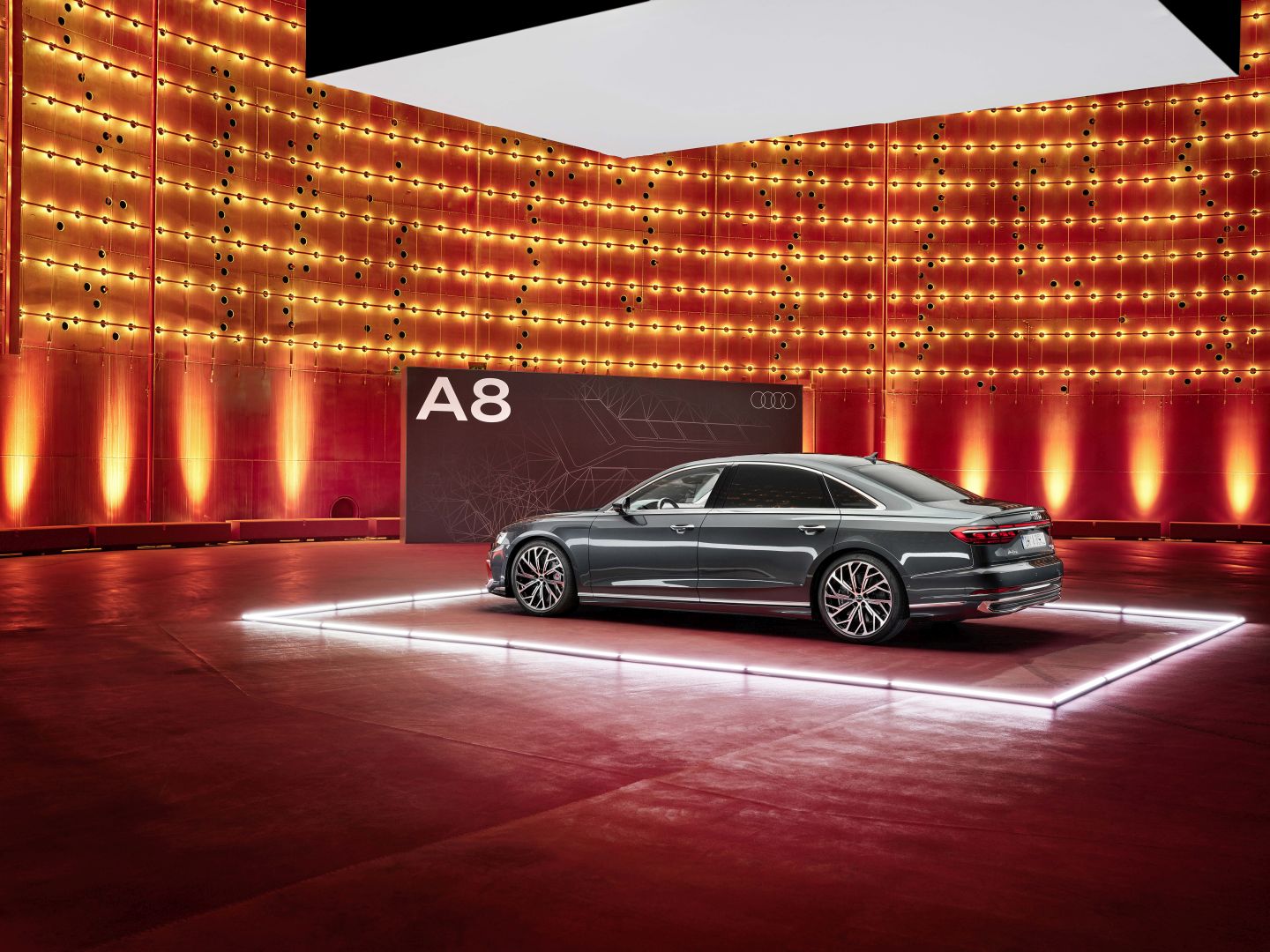 Audi A8 photo 20