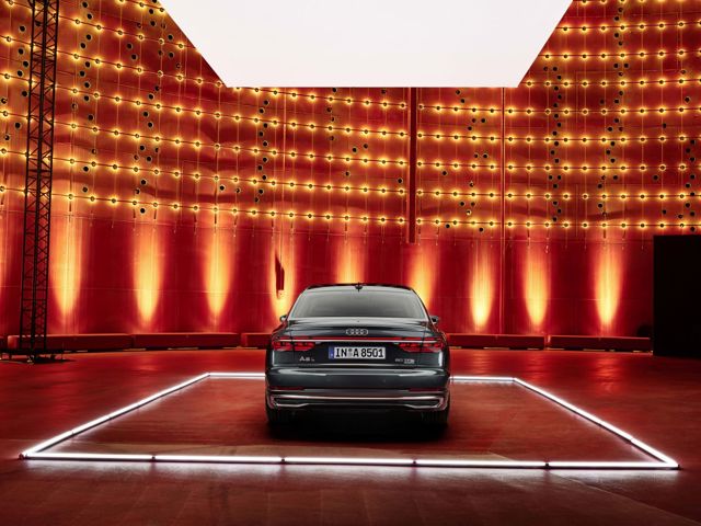 Audi A8 photo 21