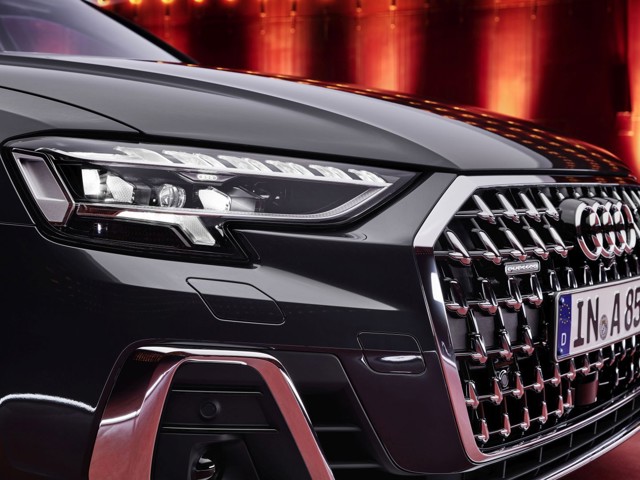 Audi A8 photo 23