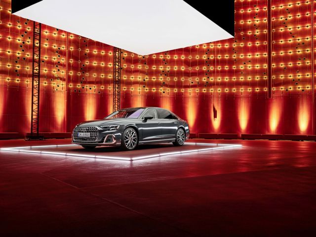 Audi A8 photo 25