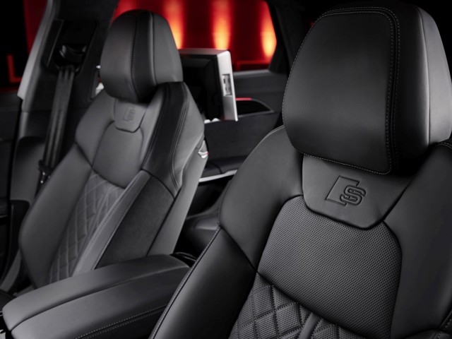 Audi A8 photo 60