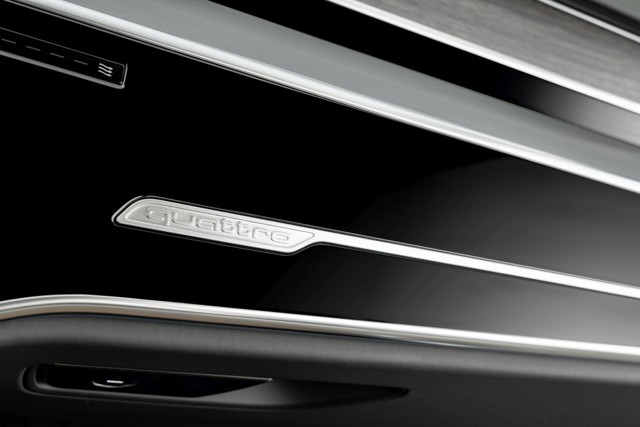 Audi A8 photo 33