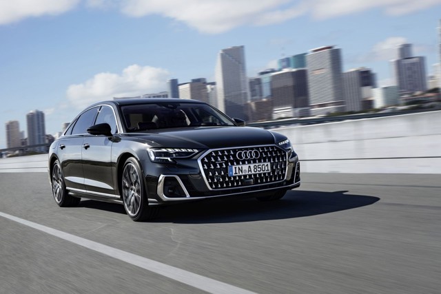 Audi A8 photo 34