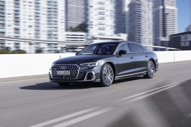 Audi A8 photo 35