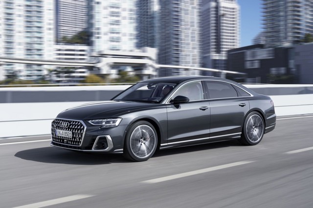 Audi A8 photo 36