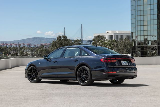 Audi A8 photo 54