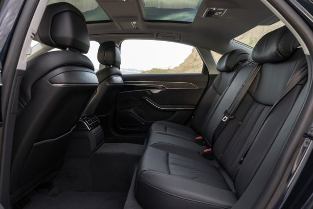 Audi A8 photo 70