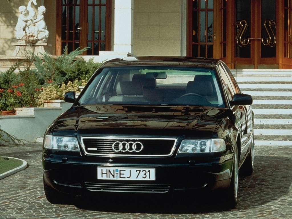 Audi A8 photo 10