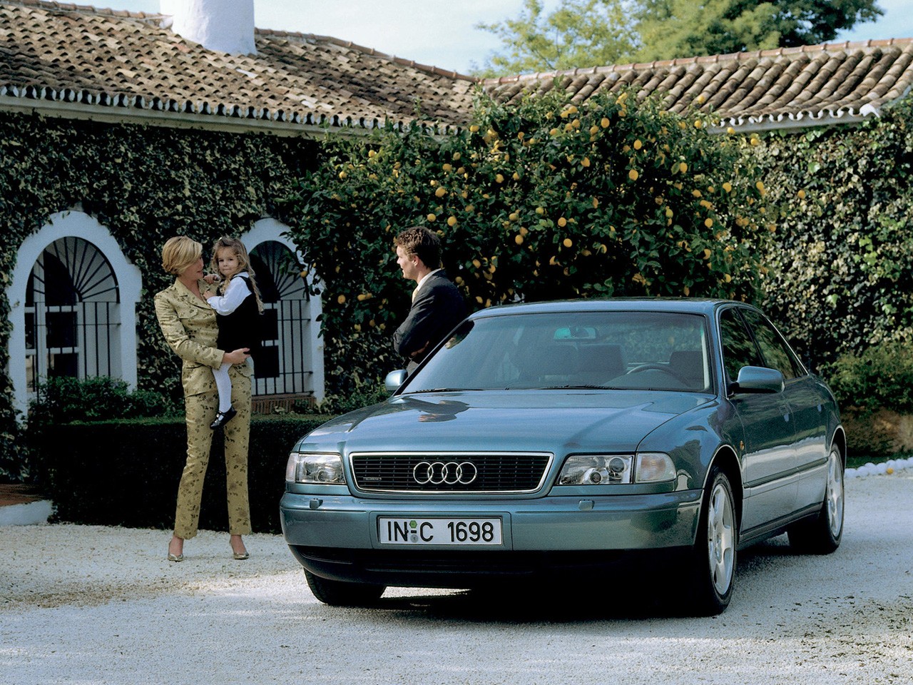 Audi A8 photo 11