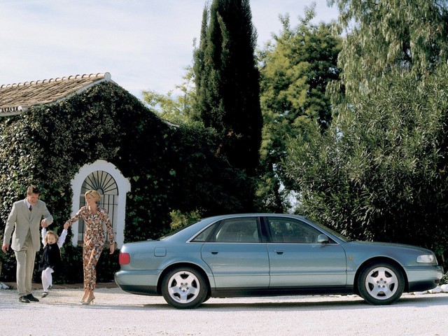 Audi A8 photo 12