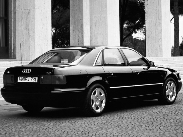 Audi A8 photo 14