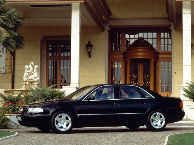 Audi A8 photo 16