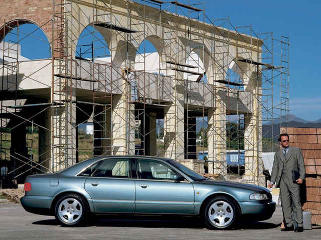 Audi A8 photo 18