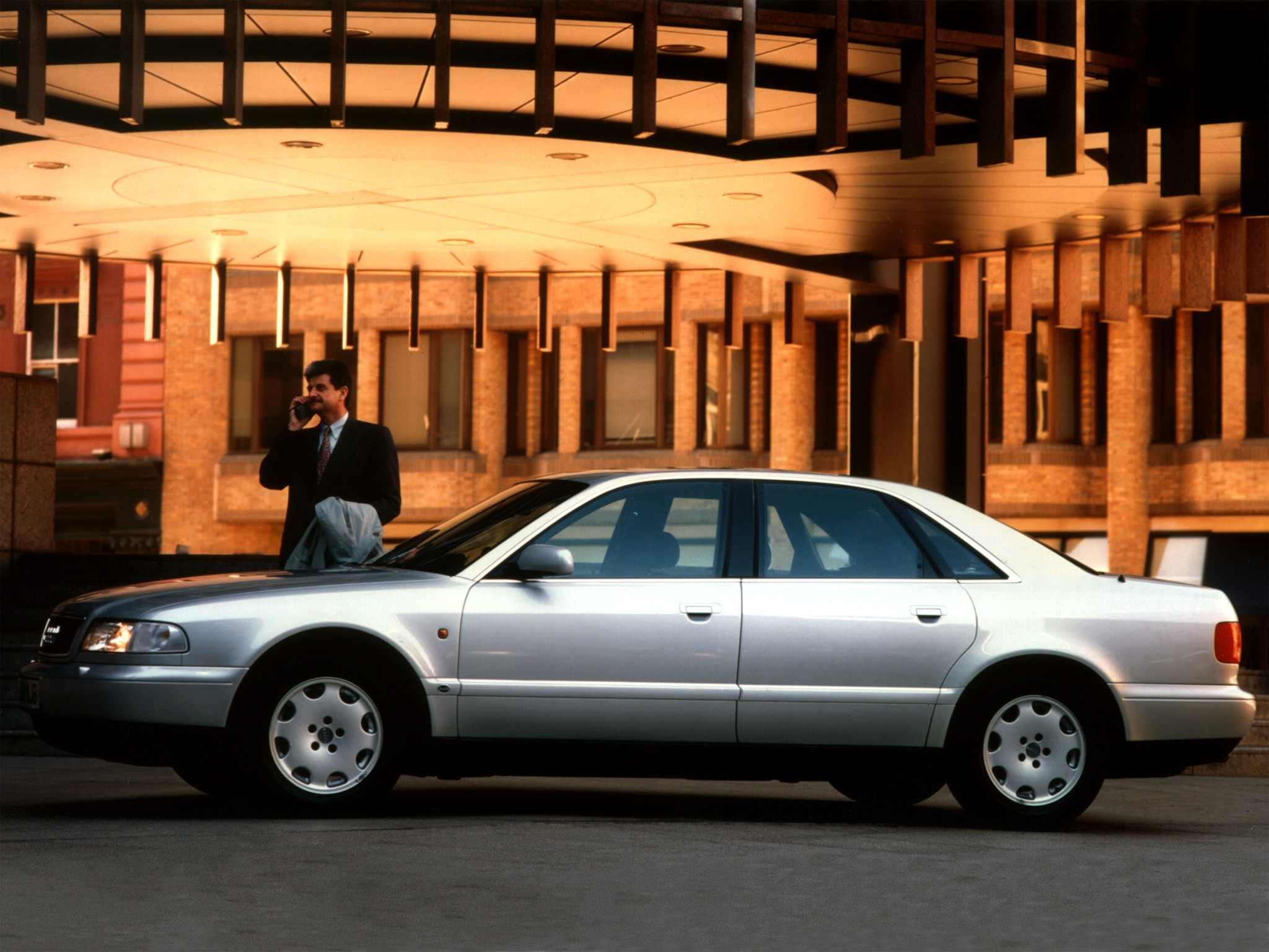 Audi A8 photo 23