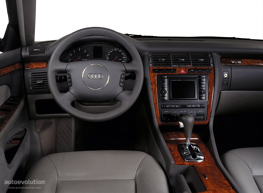 Audi A8 photo 29