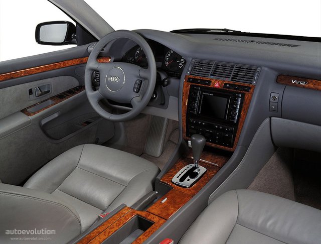 Audi A8 photo 30