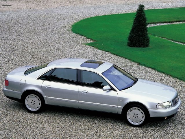 Audi A8 photo 4