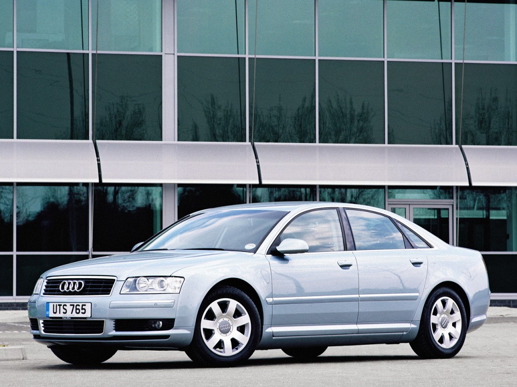 Audi A8 photo 15