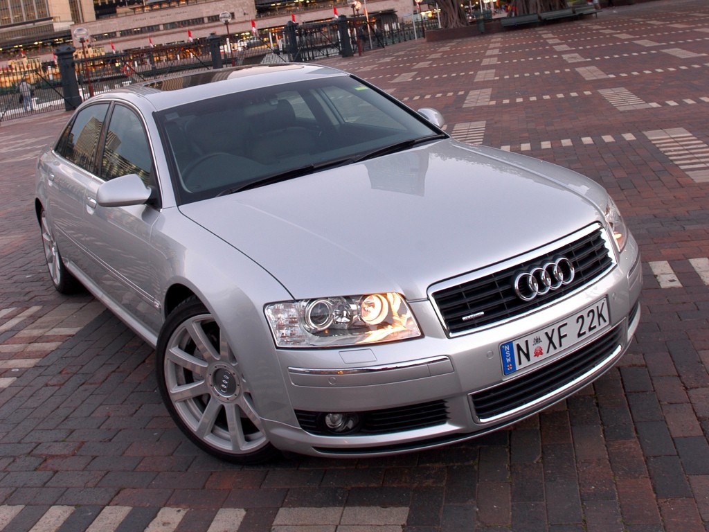 Audi A8 photo 17