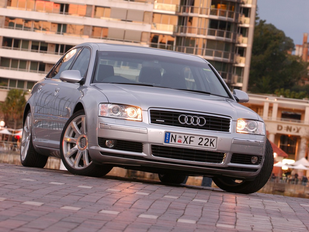 Audi A8 photo 18