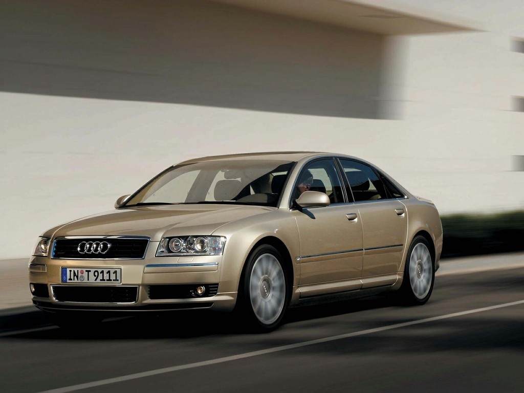 Audi A8 photo 22