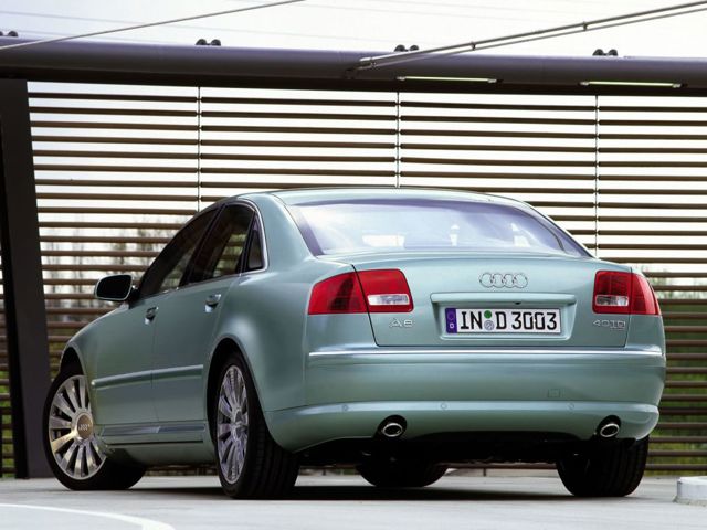 Audi A8 photo 27