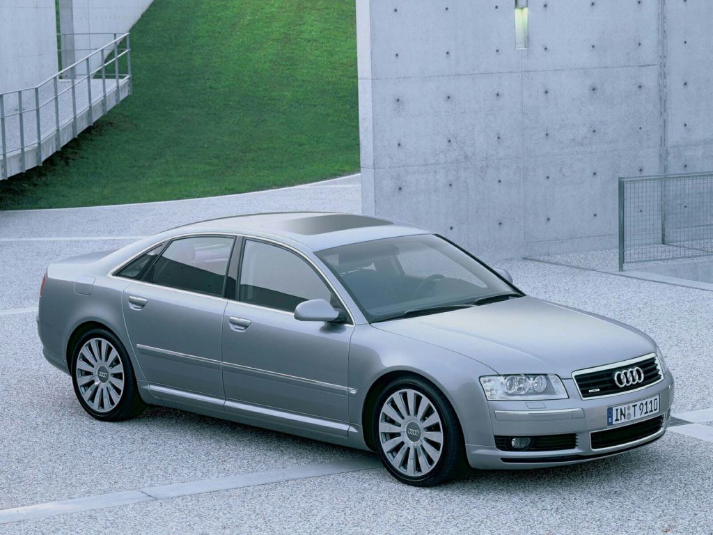 Audi A8 photo 34