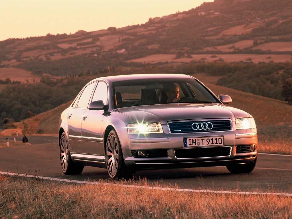Audi A8 photo 37