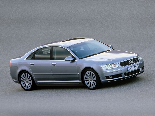 Audi A8 photo 38