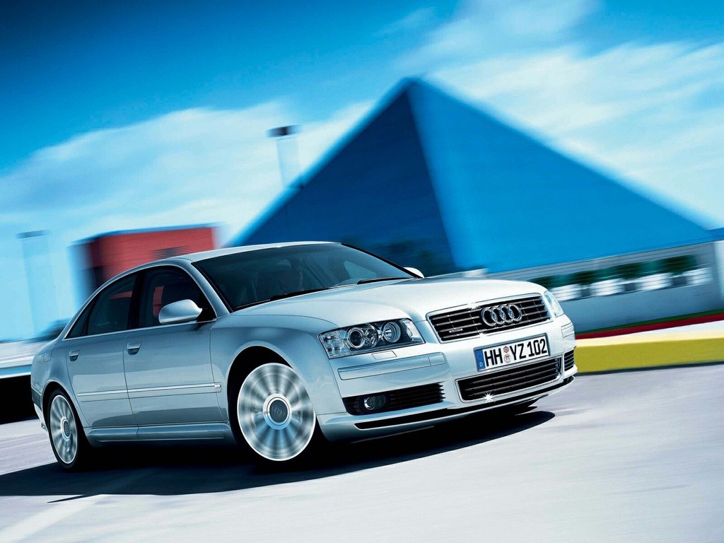 Audi A8 photo 45