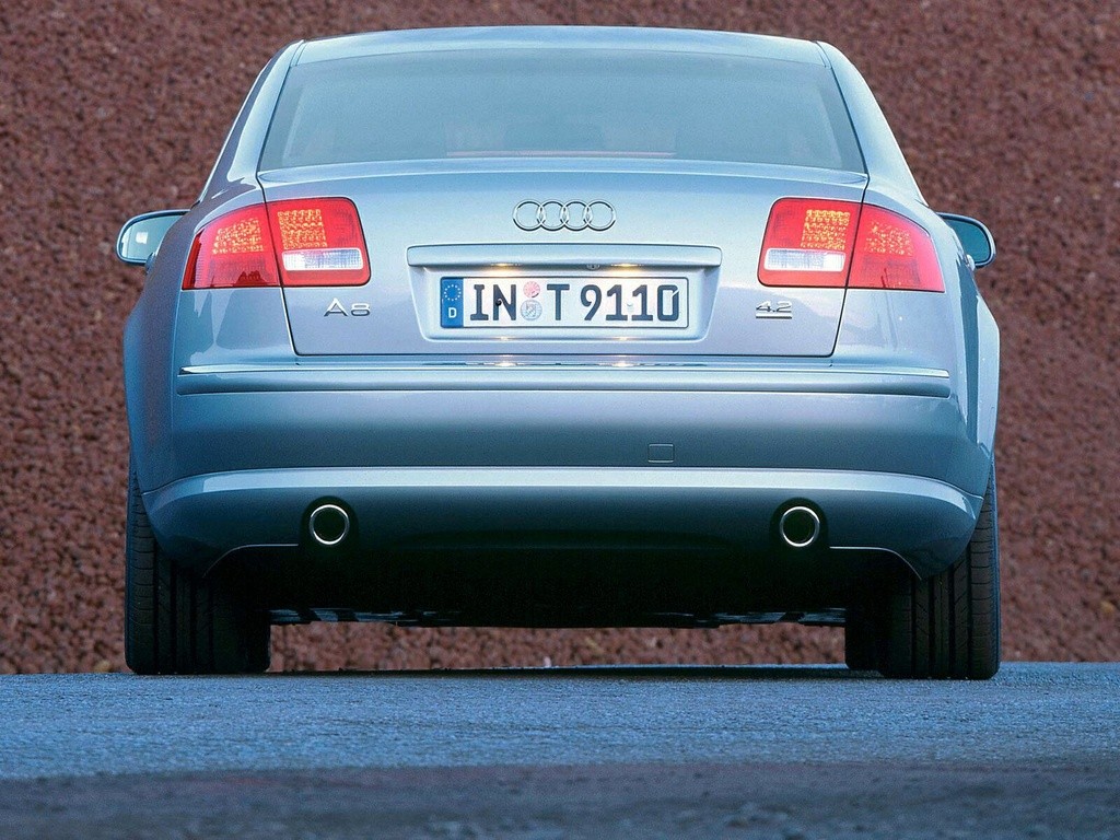 Audi A8 photo 10