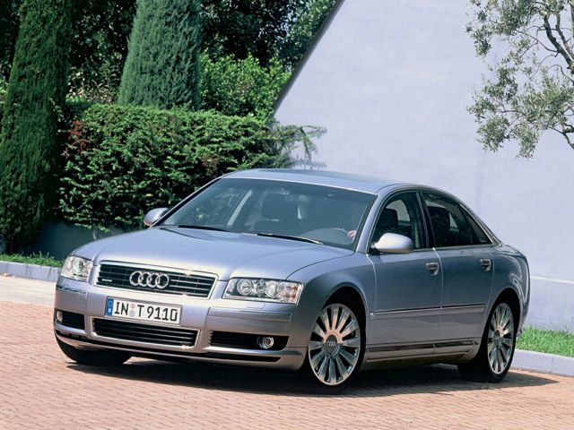 Audi A8 photo 14