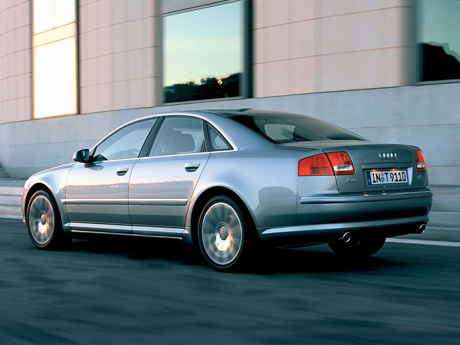 Audi A8 photo 15