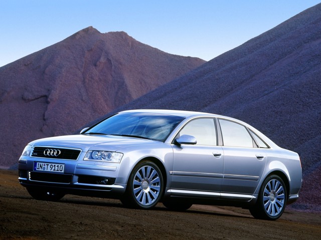 Audi A8 photo 24