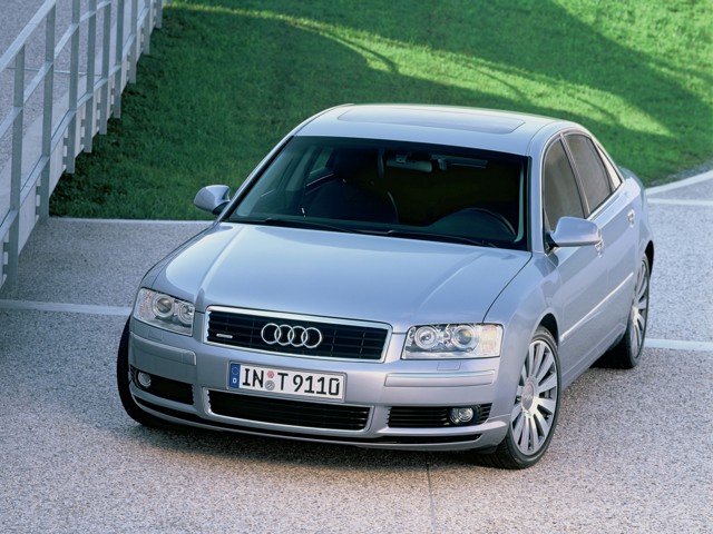Audi A8 photo 27