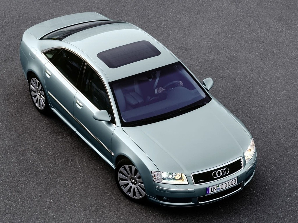 Audi A8 photo 31